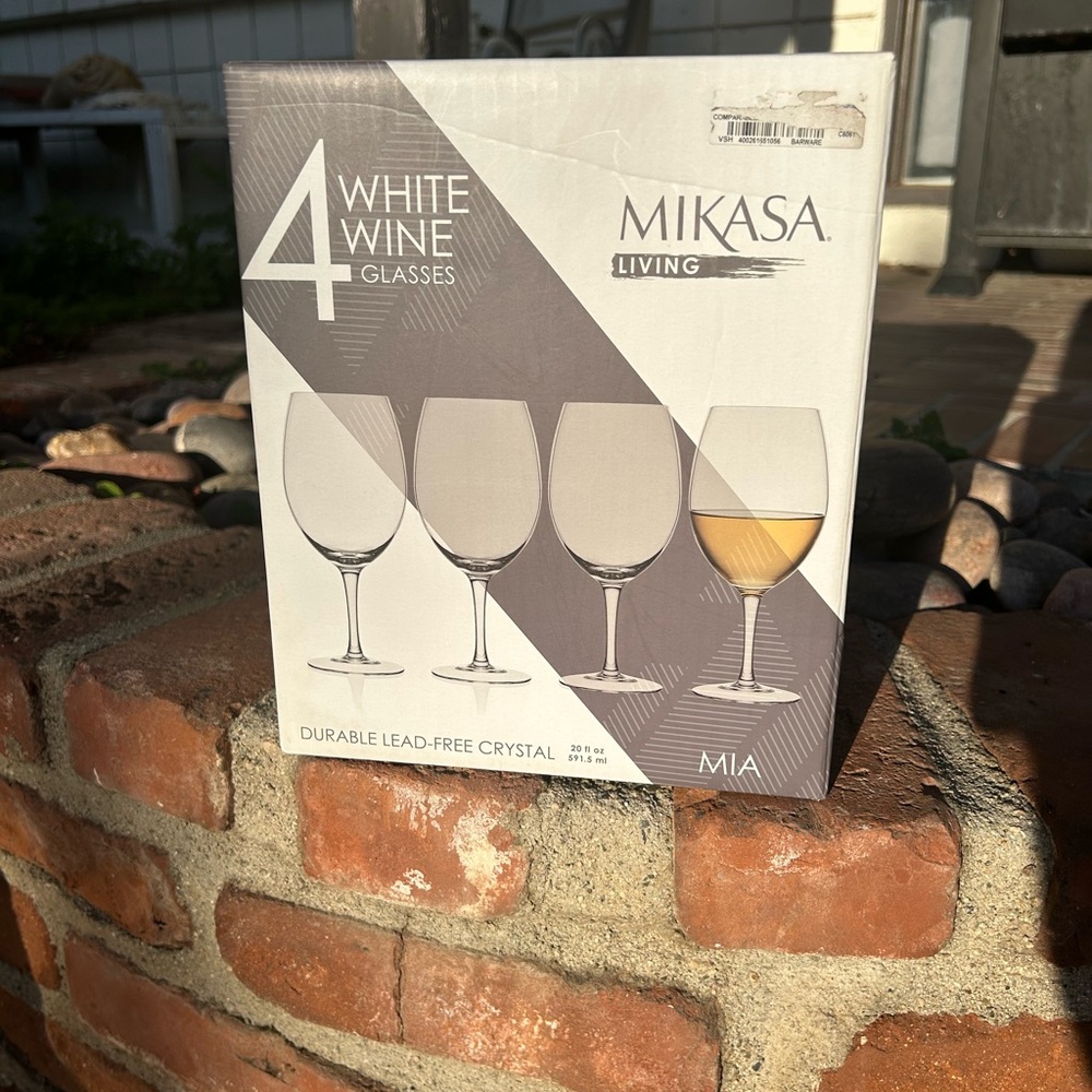 Mikasa White Wine Glasses Set - Clear